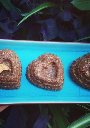 Una foto de Postre crudivegano de durazno y chocolate