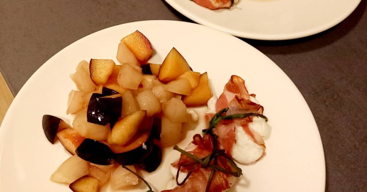 Birnen-Pflaumen-Salat mit gebackenem Ziegenkäse im Speckmantel Rezept ...