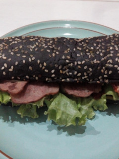 Foto resep Roti John dg Black Hotdog Bun