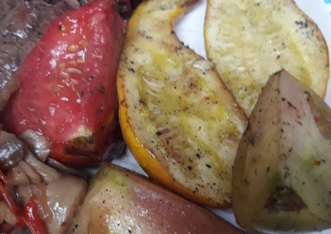 Recipe of Homemade Grilled Tomatoes and Yellow Crook-necked Squash