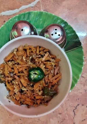 கேரட் பொரியல் (Carrot poriyal recipe in tamil) செய்முறை முக்கிய புகைப்படம்