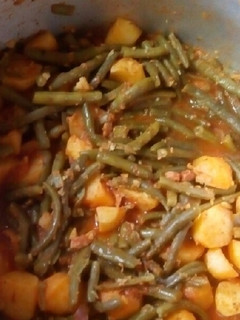 Una foto de Papas y habichuelas