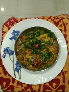 रगडा पॅटीस (Ragda Patties recipe in marathi) रेसिपी चे मुख्य फोटो