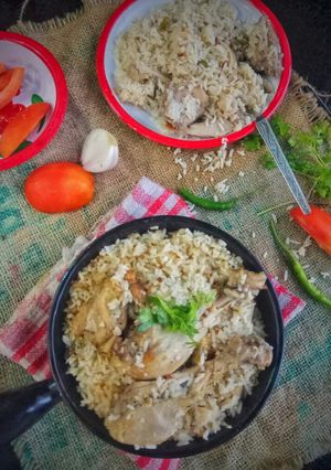 A picture of Creamy White Chicken Pulao.