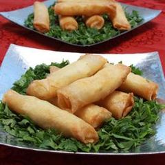 A picture of Fried cheese rolls - rakakat bi jibneh.