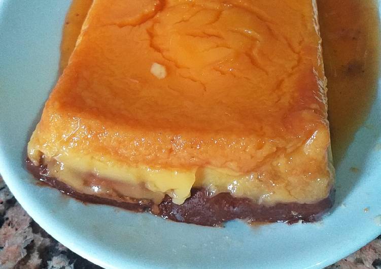 Tarta de flan con galletas y chocolate