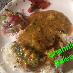 A picture of Memoni dal chawal.