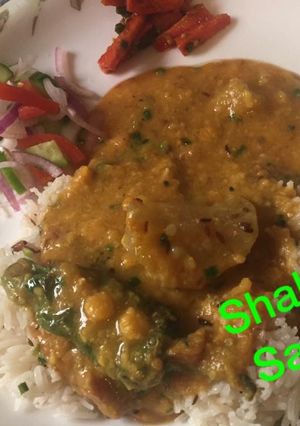 A picture of Memoni dal chawal.