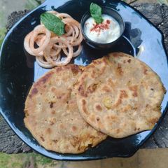 A picture of Stuffed Alu Paratha.