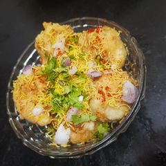 A picture of Gila vada chaat.