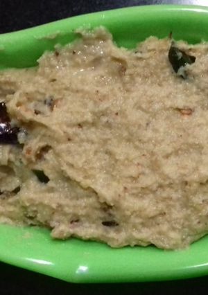 A picture of Kobbari chutney (Andhra style) coconut chutney.