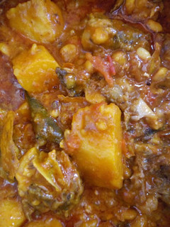 A picture of Yam and beans porridge with dry fish.