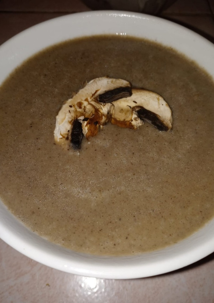 Una foto de Crema de champiñones "en las tinieblas"