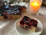 Brownie de limón y arándanos