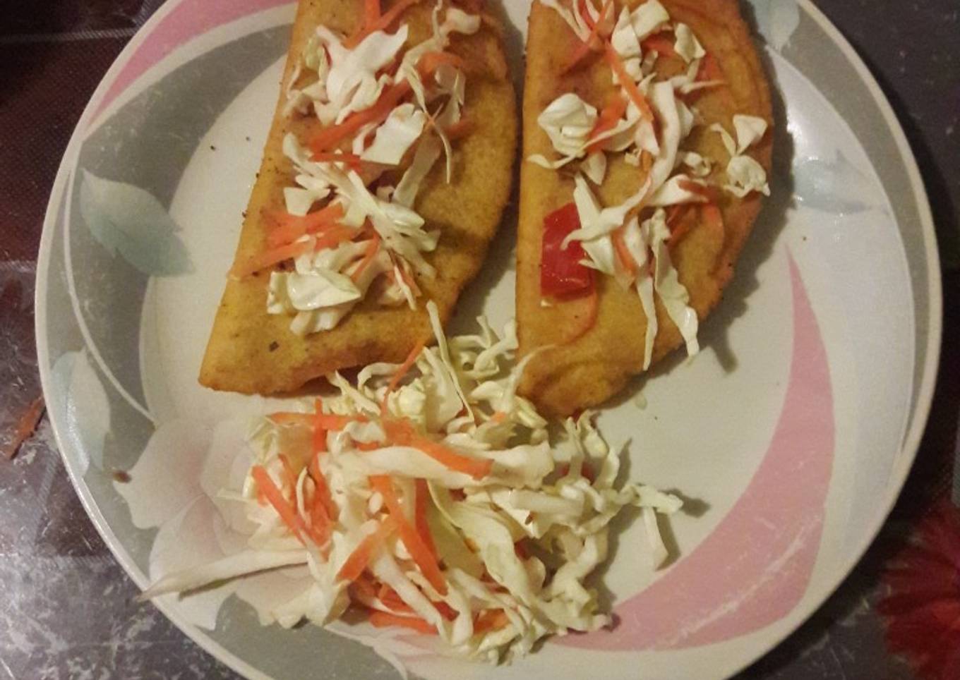 Empanadas de papa con ensalada de Repollo