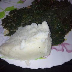 A picture of Ugali mchicha.