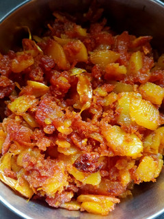 உருளைக்கிழங்கு வருவல் (Urulaikilanku varuval recipe in tamil) செய்முறை முக்கிய புகைப்படம்