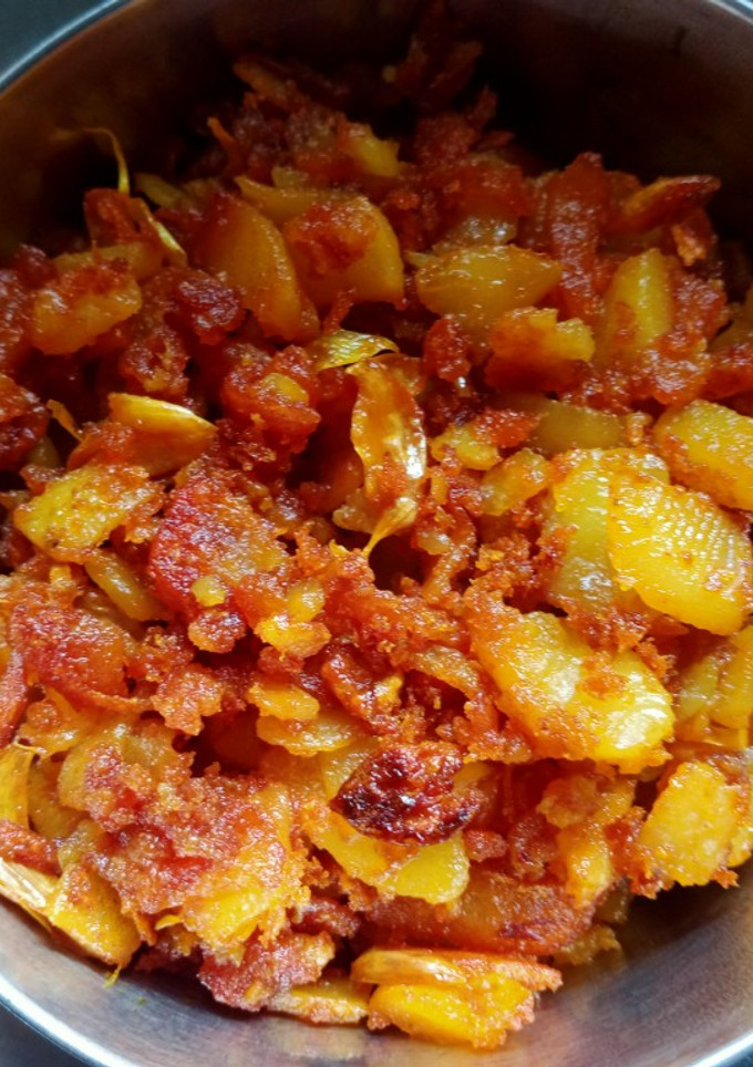 உருளைக்கிழங்கு வருவல் (Urulaikilanku varuval recipe in tamil) செய்முறை முக்கிய புகைப்படம்