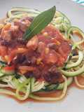 Tallarines de Zapallo Italiano con salsa de tomate