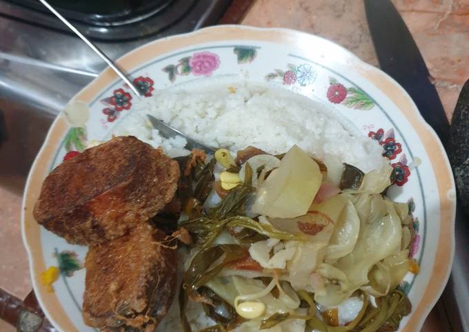 Sayur asem dan otak2 bandeng