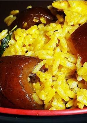 A picture of Palm oil/MTN rice.
