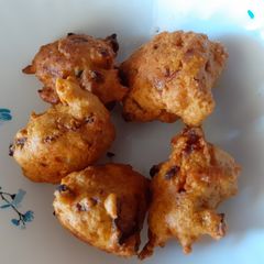 A picture of Crispy fish egg pakoras.