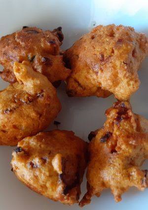 A picture of Crispy fish egg pakoras.