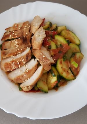 Hình của món Grilled Chicken With Zuchini.