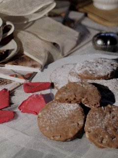 Una foto de Galletas de Chocolate con Cocktail de Frutos secos