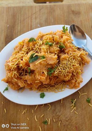 टोमेटो उपमा (Tomato upma recipe in Hindi) रेसिपी मुख्य फोटो