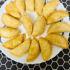 Diwali Special Karanji (Gujiya) A picture of Diwali Special Karanji (Gujiya).