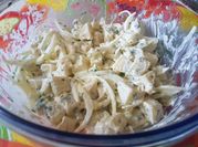 Una foto de ensalada de palmitos y mayonesa