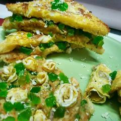 A picture of Potato omelet Tutty fruity sandwich.