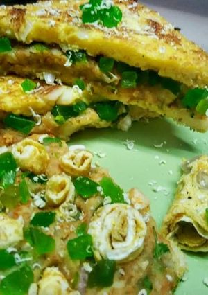 A picture of Potato omelet Tutty fruity sandwich.
