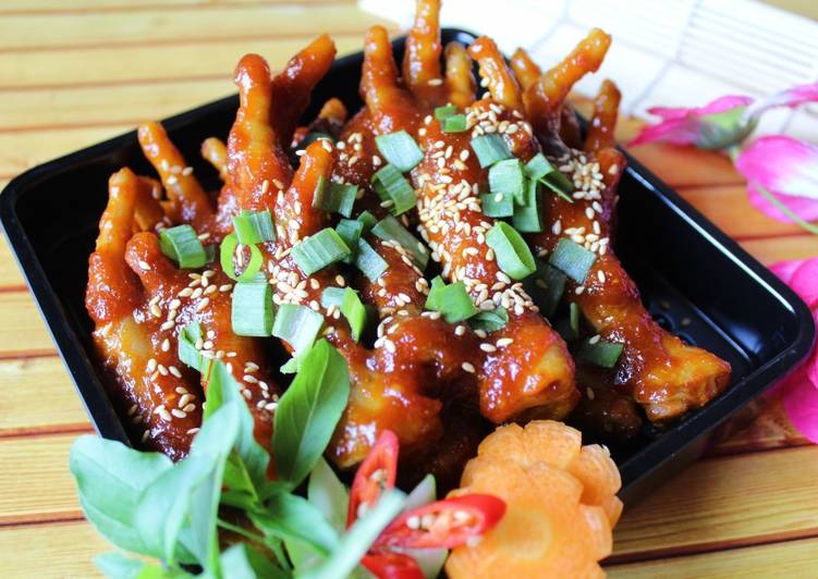 Ceker pedas korea "maeun dakbal"