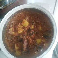 A picture of Irish potatoes-liver stew.