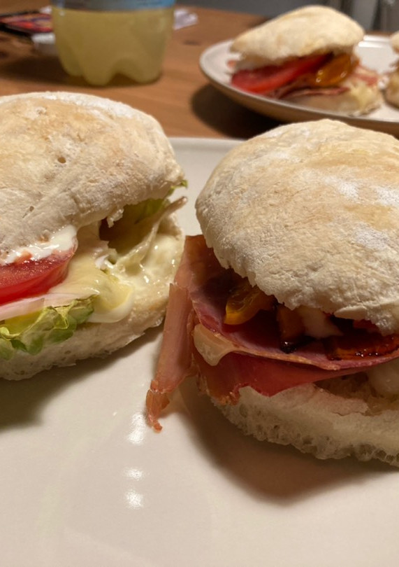 Una foto de Molletes antequeranos para camperos
