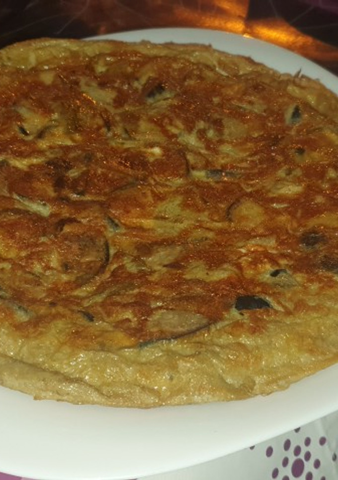 Una foto de Tortilla con berenjena, pimiento verde y guindilla