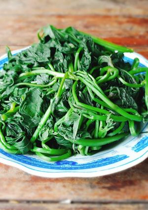 Hình của món Rau lang luộc chay (rau khoai).