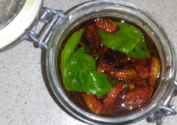 Easiest Way to Make Any-night-of-the-week Pomodori confit sott&#39;olio