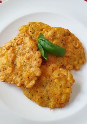 A picture of Corn fritters (Bakwan Jagung).