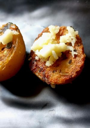 A picture of Crispy cheese potato (baby potato with cornflour).
