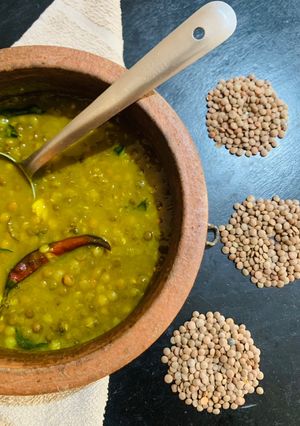 A picture of Gota Masoor Dal (Pink lentils).