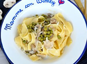 Foto di Pappardelle funghi e piselli