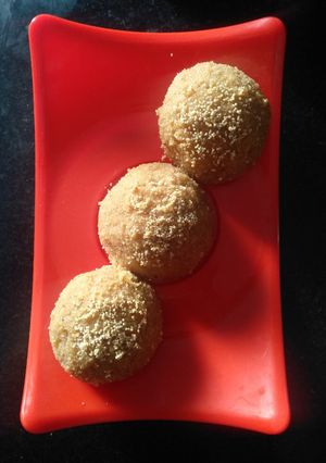 લાડવા(ladva recipe in gujarati) રેસીપી મુખ્ય ફોટો