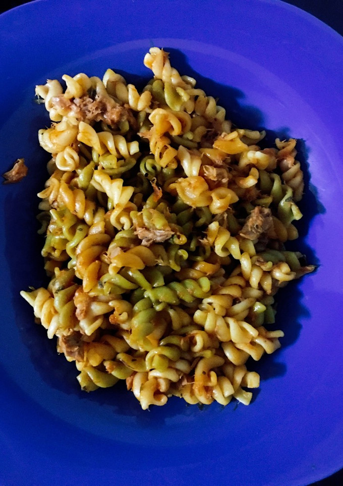 Una foto de Pasta con atún y tomate Olla Gm G