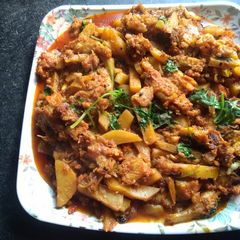 A picture of Bombay duck curry.