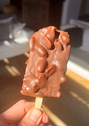 Una foto de “Sanito”, bombón, helado