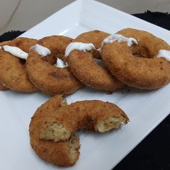 A picture of Chicken donuts 🥯🥯🥯.