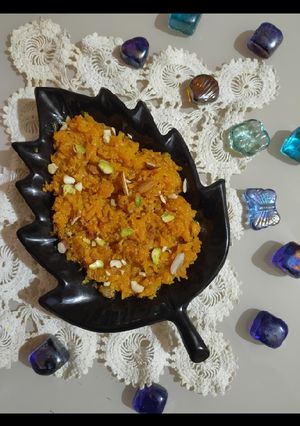 ગાજરનો હલવો (Gajar Halwa Recipe In Gujarati) રેસીપી મુખ્ય ફોટો